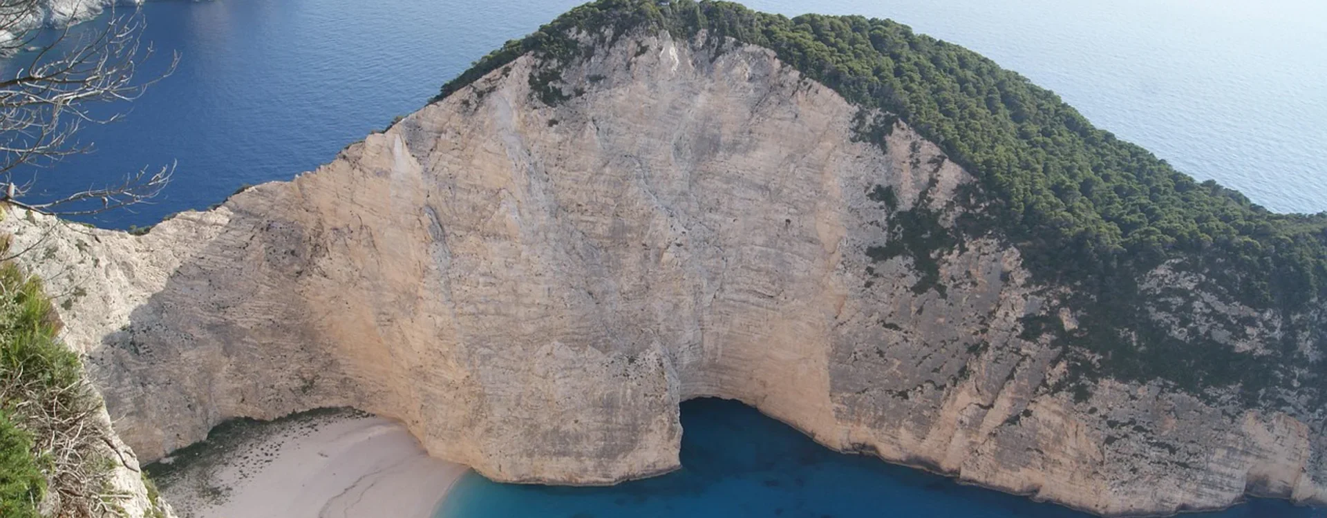 shipwreck-1182224_1280